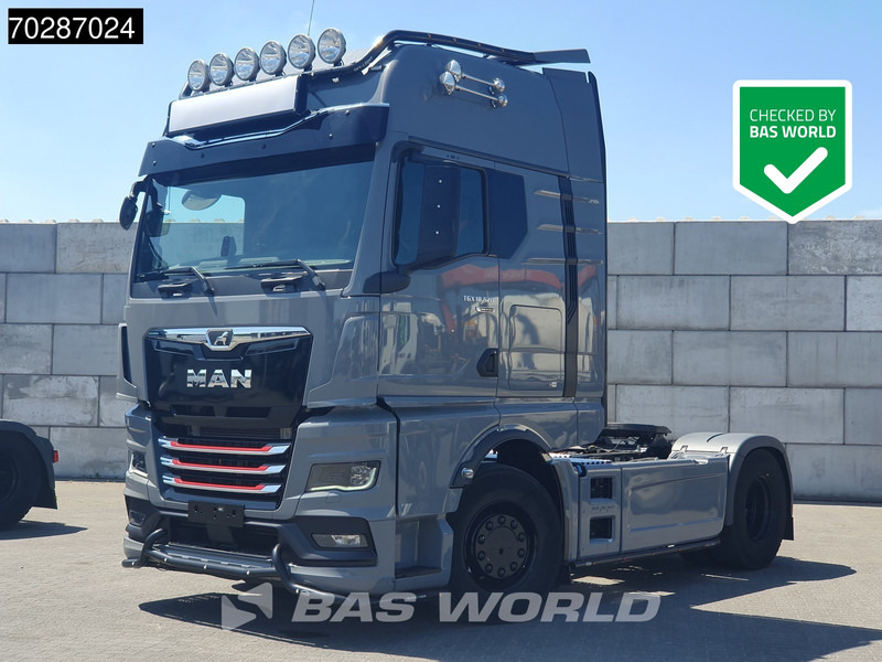 MAN TGX 18.520 4X2 Individual Lion S! GX Retarder Full-Air 2x Tanks Navi LED ACC Euro 6 - Тягач: фото 1 MAN TGX 18.520 4X2 Individual Lion S! GX Retarder Full-Air 2x Tanks Navi LED ACC Euro 6 - Тягач: фото 1