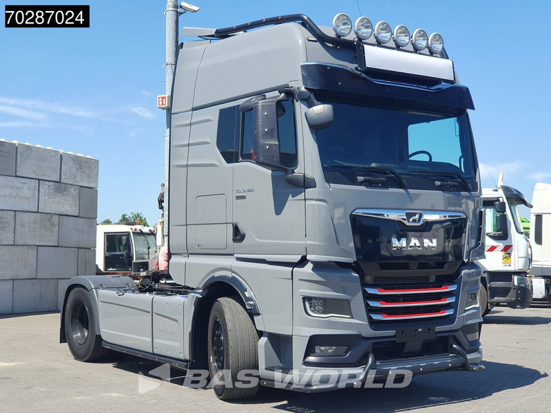 MAN TGX 18.520 4X2 Individual Lion S! GX Retarder Full-Air 2x Tanks Navi LED ACC Euro 6 - Тягач: фото 3 MAN TGX 18.520 4X2 Individual Lion S! GX Retarder Full-Air 2x Tanks Navi LED ACC Euro 6 - Тягач: фото 3