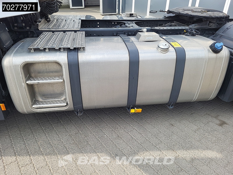 Тягач Mercedes-Benz Actros 1851 Actros 4X2 BigSpace 2x Tanks: фото 12 Тягач Mercedes-Benz Actros 1851 Actros 4X2 BigSpace 2x Tanks: фото 12