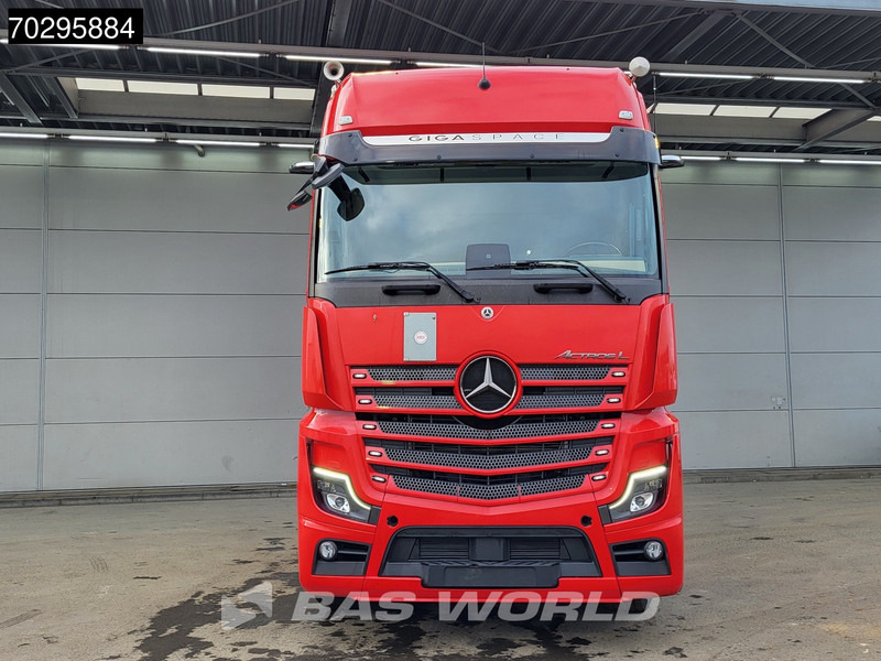 Тягач Mercedes-Benz Actros 1858 4X2 GigaSpace Retarder 2xTanks Leather Standairco PPC Navi ACC Euro 6: фото 6 Тягач Mercedes-Benz Actros 1858 4X2 GigaSpace Retarder 2xTanks Leather Standairco PPC Navi ACC Euro 6: фото 6