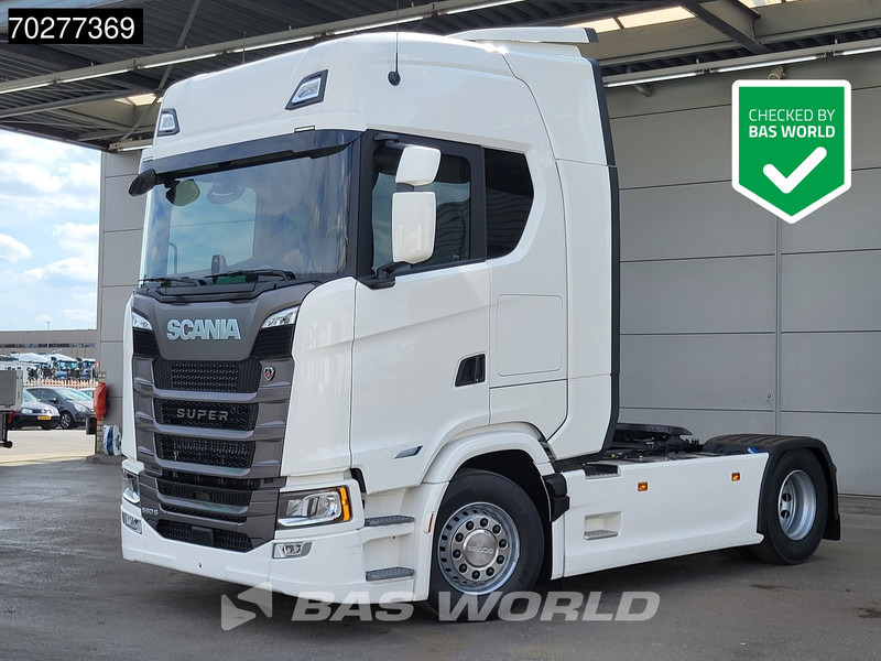 Scania S560 4X2 NEW! Retarder Full-Air 2xTanks Leder Standklima Navi ACC LED - Тягач: фото 1 Scania S560 4X2 NEW! Retarder Full-Air 2xTanks Leder Standklima Navi ACC LED - Тягач: фото 1