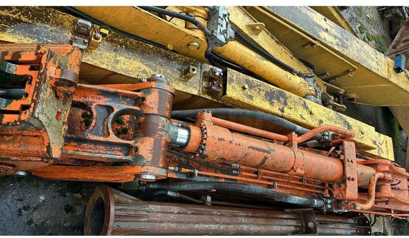 Гусеничный экскаватор Hitachi CAMELEON ZX330LC: фото 13