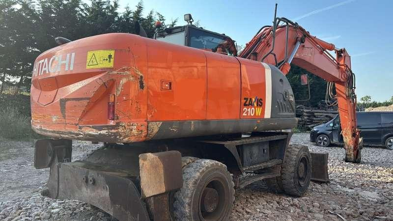 Hitachi ZX210W-3 - Колёсный экскаватор: фото 3 Hitachi ZX210W-3 - Колёсный экскаватор: фото 3