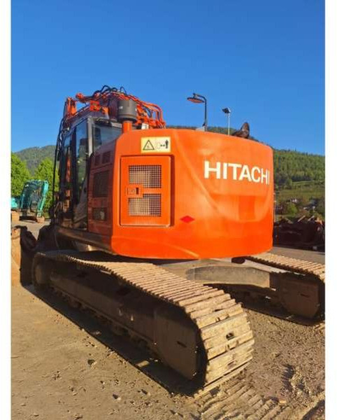 Hitachi ZX225USLC-5 - Гусеничный экскаватор: фото 5 Hitachi ZX225USLC-5 - Гусеничный экскаватор: фото 5