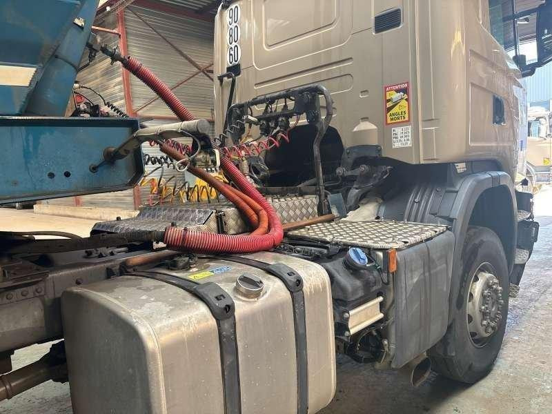 Scania G450 4X4 - Тягач: фото 4 Scania G450 4X4 - Тягач: фото 4