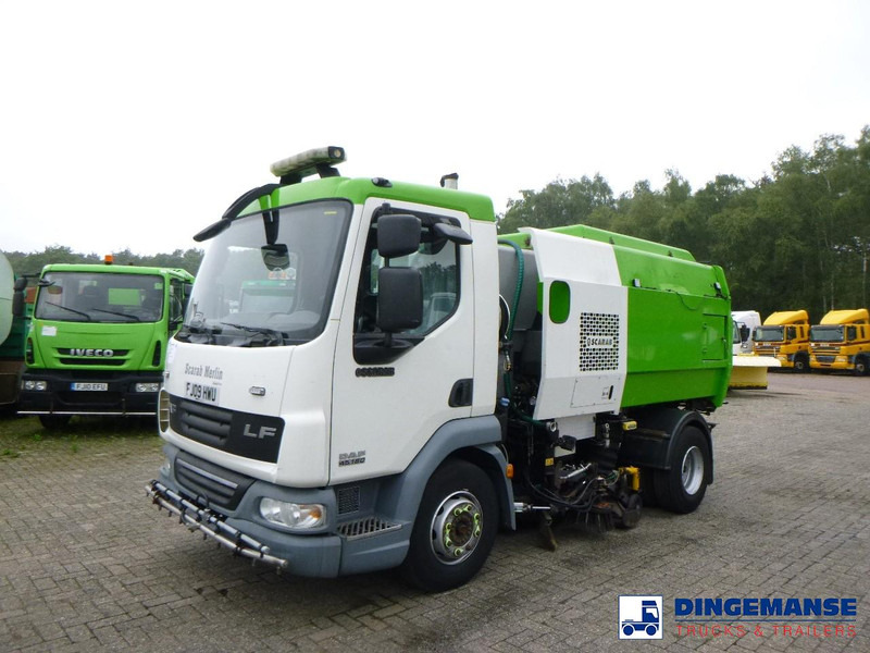 DAF LF 45.180 Scarab Merlin street sweeper 4x2 - Подметально-уборочная машина: фото 1 DAF LF 45.180 Scarab Merlin street sweeper 4x2 - Подметально-уборочная машина: фото 1