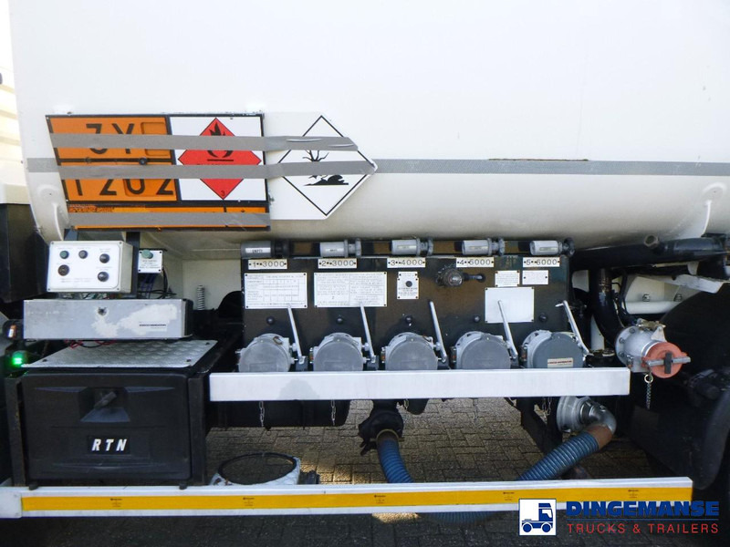Грузовик-цистерна MAN TGM 26.340 6X2 RHD fuel tank 21 m3 / 5 comp: фото 8