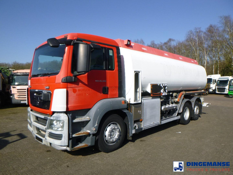 MAN TGS 26.320 6X2 RHD fuel tank 20 m3 / 4 comp - Грузовик-цистерна: фото 1 MAN TGS 26.320 6X2 RHD fuel tank 20 m3 / 4 comp - Грузовик-цистерна: фото 1