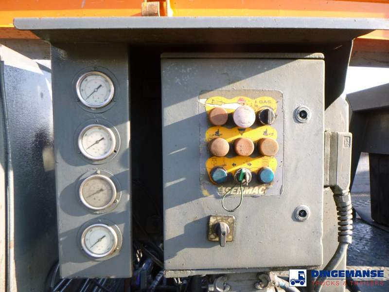 Mercedes-Benz Axor 2633 6x4 RHD Sermac SCL 130 concrete pump 32 m в лизинг Mercedes-Benz Axor 2633 6x4 RHD Sermac SCL 130 concrete pump 32 m: фото 17 Mercedes-Benz Axor 2633 6x4 RHD Sermac SCL 130 concrete pump 32 m в лизинг Mercedes-Benz Axor 2633 6x4 RHD Sermac SCL 130 concrete pump 32 m: фото 17