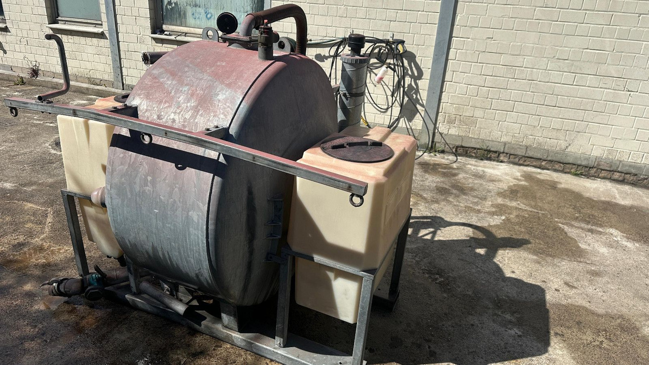 Saug-Druck fass Flexi + 2 Frisch-Wassertaschen - Ассенизатор: фото 2 Saug-Druck fass Flexi + 2 Frisch-Wassertaschen - Ассенизатор: фото 2