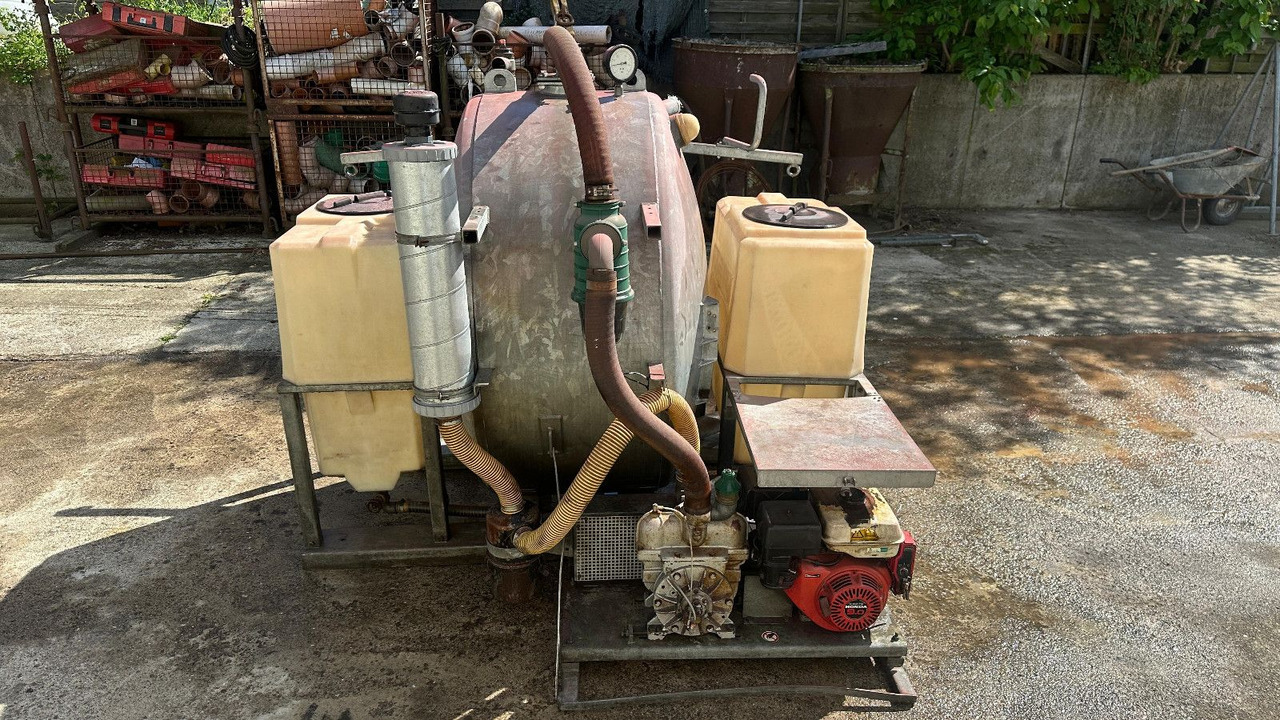 Saug-Druck fass Flexi + 2 Frisch-Wassertaschen - Ассенизатор: фото 5 Saug-Druck fass Flexi + 2 Frisch-Wassertaschen - Ассенизатор: фото 5