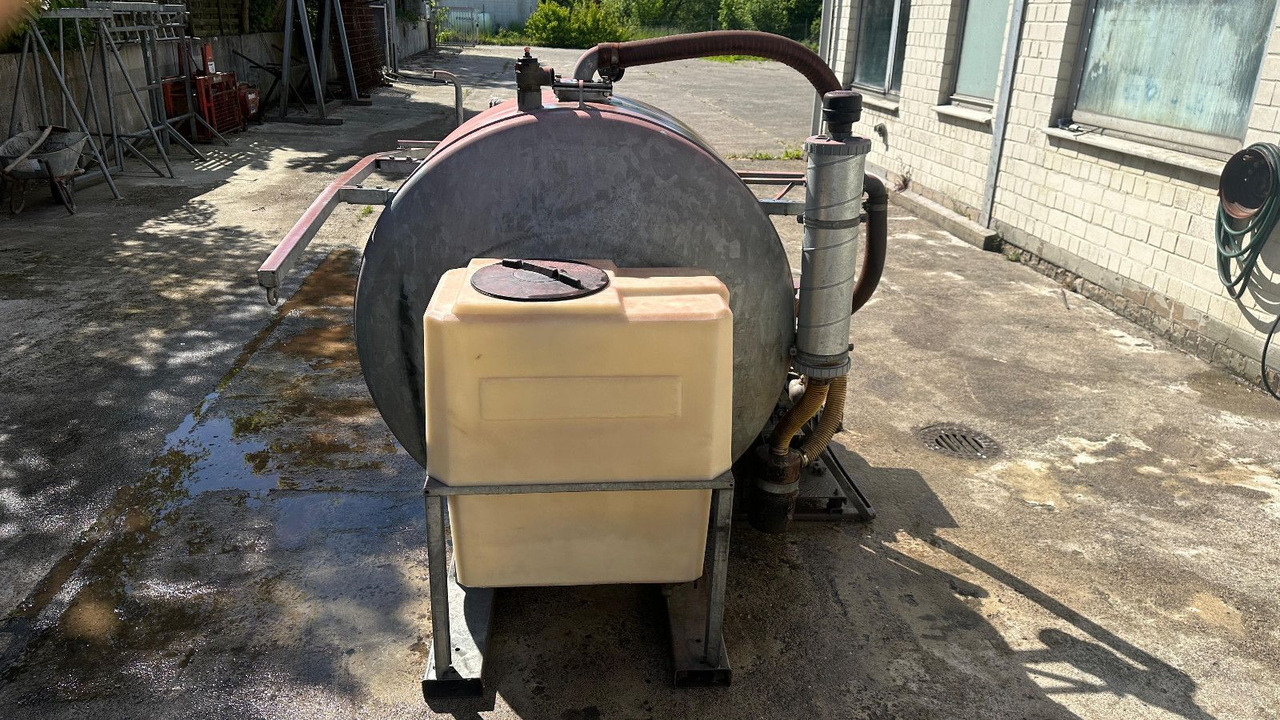 Saug-Druck fass Flexi + 2 Frisch-Wassertaschen - Ассенизатор: фото 4 Saug-Druck fass Flexi + 2 Frisch-Wassertaschen - Ассенизатор: фото 4