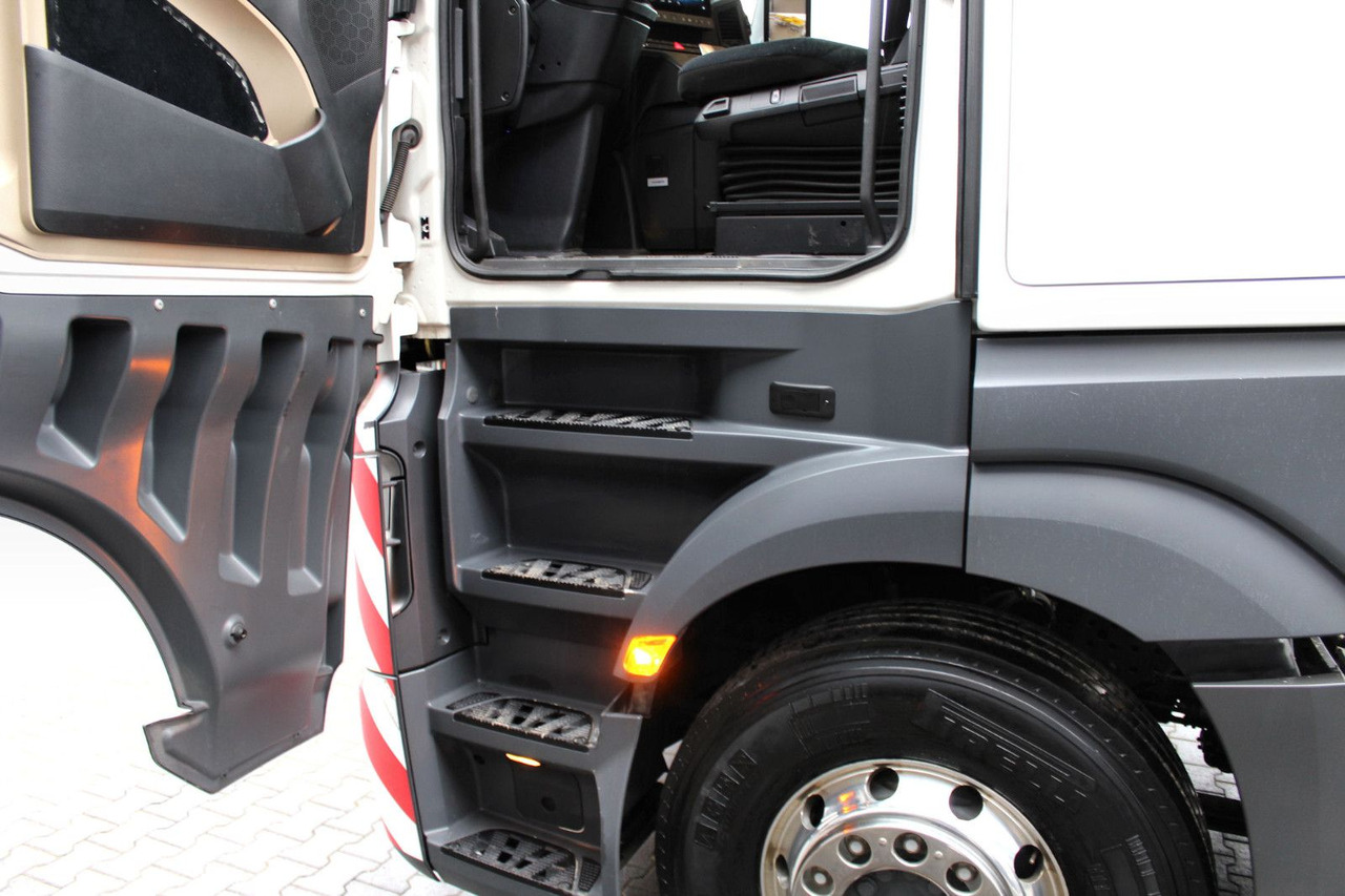Mercedes-Benz Actros 2551 6x2 BigSpace 68 to Schwerlast + LIFT - Тягач: фото 5 Mercedes-Benz Actros 2551 6x2 BigSpace 68 to Schwerlast + LIFT - Тягач: фото 5