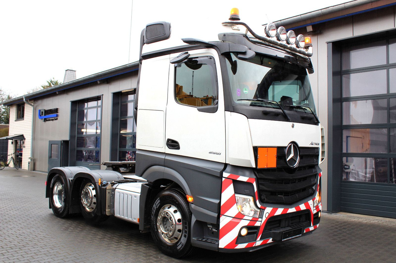 Mercedes-Benz Actros 2551 6x2 BigSpace 68 to Schwerlast + LIFT - Тягач: фото 1 Mercedes-Benz Actros 2551 6x2 BigSpace 68 to Schwerlast + LIFT - Тягач: фото 1