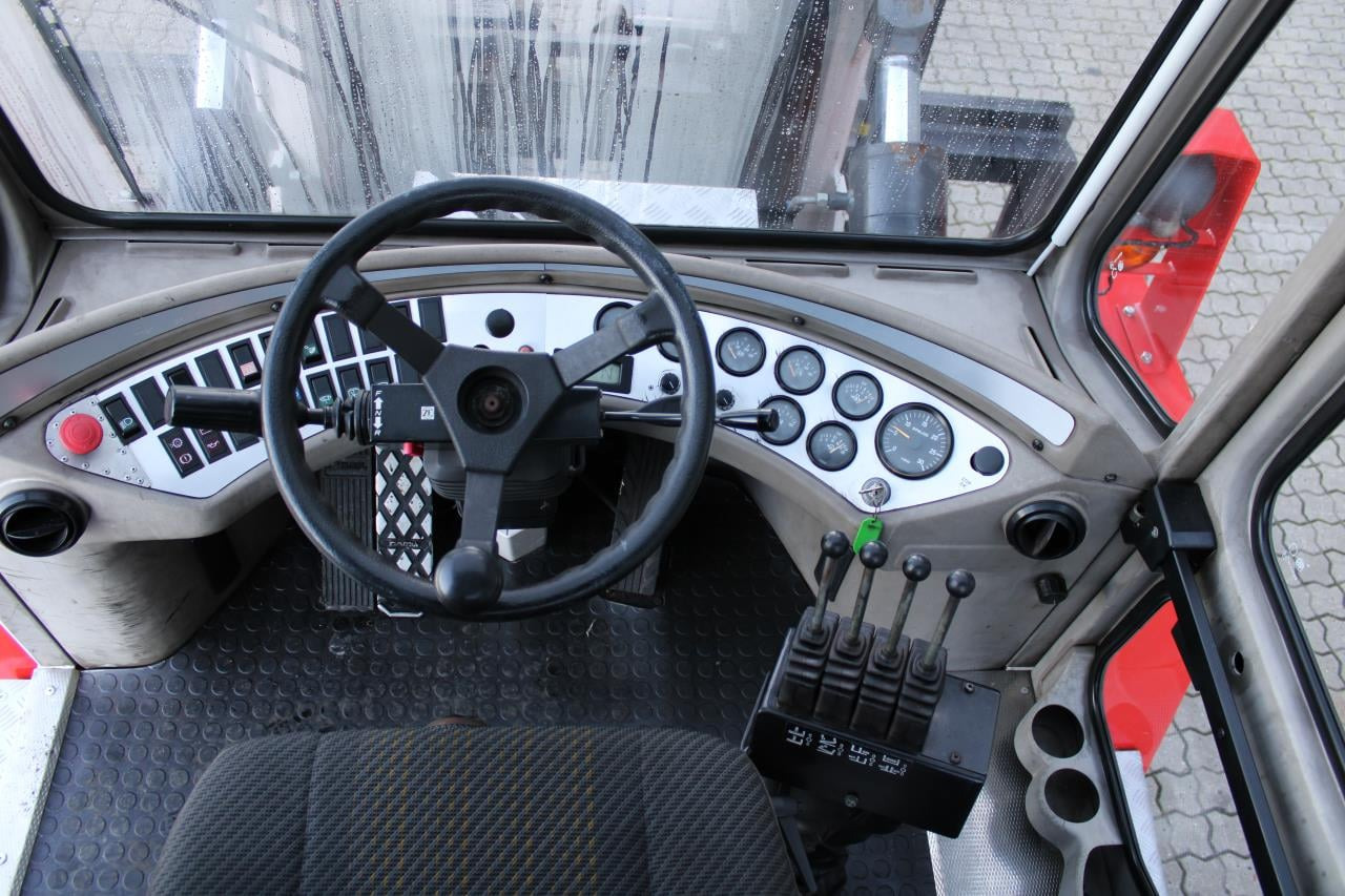 SveTruck 16120-38 - Дизельный погрузчик: фото 4 SveTruck 16120-38 - Дизельный погрузчик: фото 4