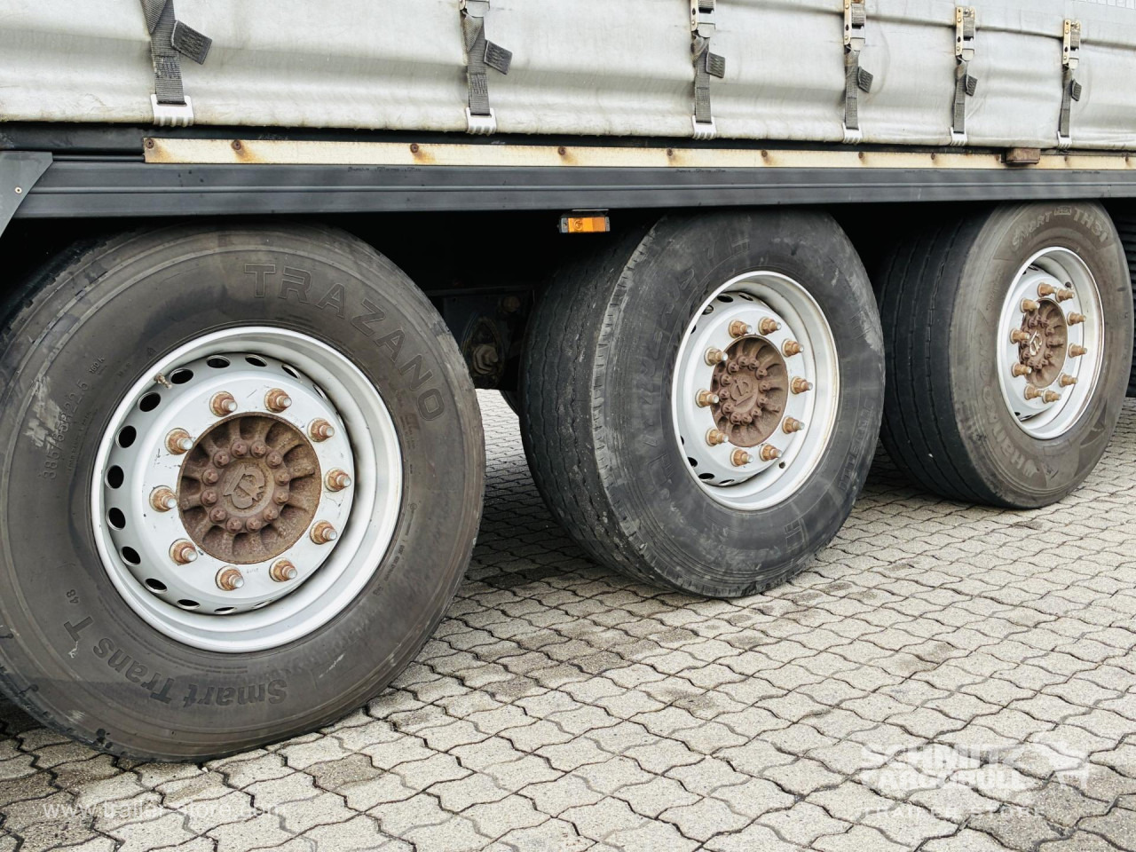 KRONE Auflieger Curtainsider Standard - Тентованный полуприцеп: фото 2 KRONE Auflieger Curtainsider Standard - Тентованный полуприцеп: фото 2