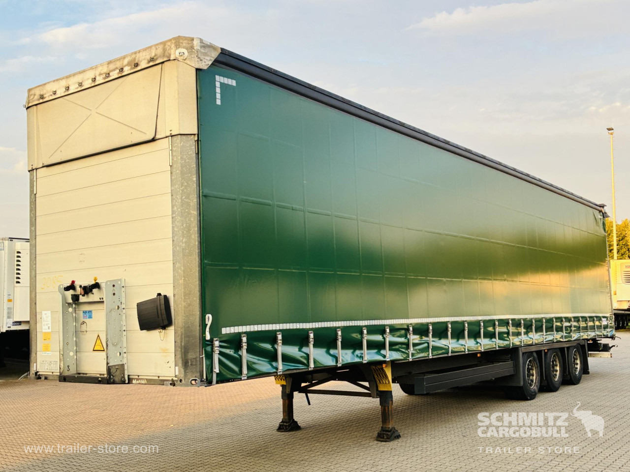 SCHMITZ Auflieger Curtainsider Mega - Тентованный полуприцеп: фото 1 SCHMITZ Auflieger Curtainsider Mega - Тентованный полуприцеп: фото 1
