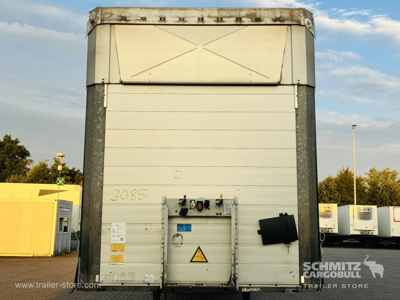 SCHMITZ Auflieger Curtainsider Mega - Тентованный полуприцеп: фото 2 SCHMITZ Auflieger Curtainsider Mega - Тентованный полуприцеп: фото 2