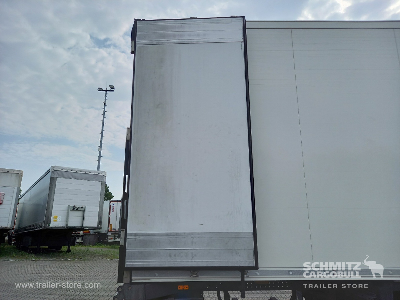 SCHMITZ Auflieger Tiefkühler Standard Double deck - Изотермический полуприцеп: фото 4 SCHMITZ Auflieger Tiefkühler Standard Double deck - Изотермический полуприцеп: фото 4