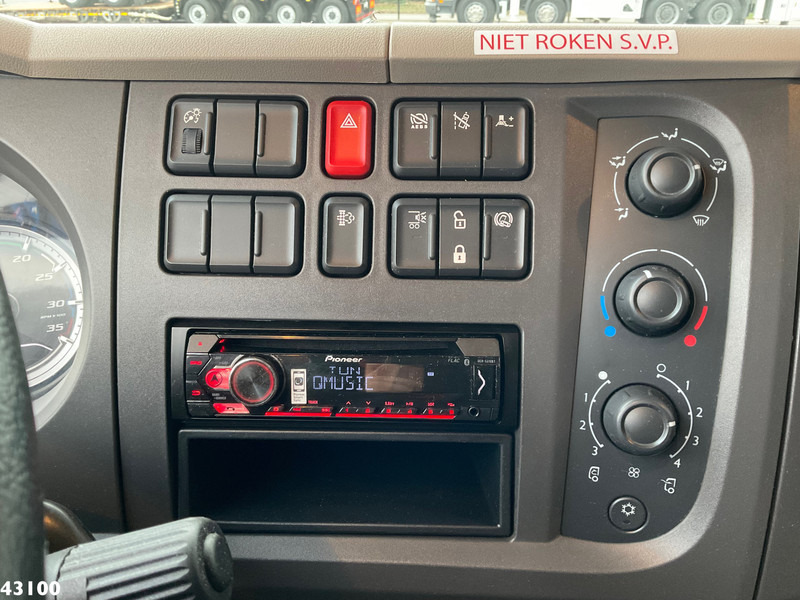 Грузовик с закрытым кузовом DAF FA LF 210 Euro 6 with DHollandia taillift: фото 12