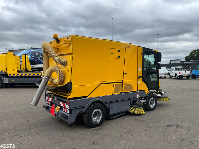 Dulevo 3000 Euro 6 with 3-rd brush - Подметально-уборочная машина: фото 4 Dulevo 3000 Euro 6 with 3-rd brush - Подметально-уборочная машина: фото 4