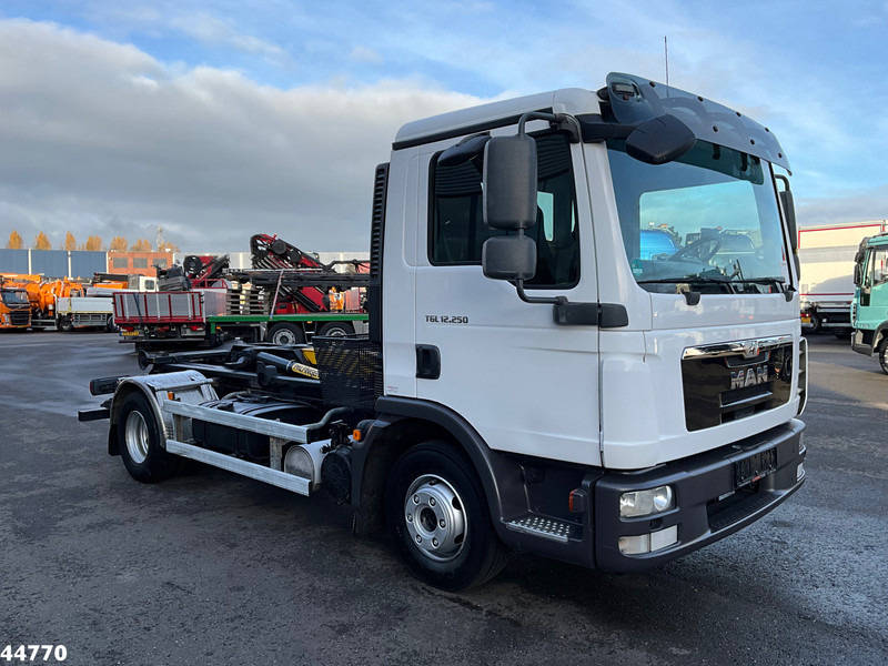 MAN TGL 12.250 Palfinger haakarmsysteem - Крюковой мультилифт: фото 3 MAN TGL 12.250 Palfinger haakarmsysteem - Крюковой мультилифт: фото 3