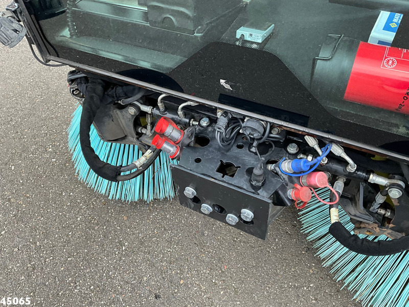 Подметально-уборочная машина Mathieu MC 210 Azura Flex Euro 6 Just 8.800 km!: фото 10