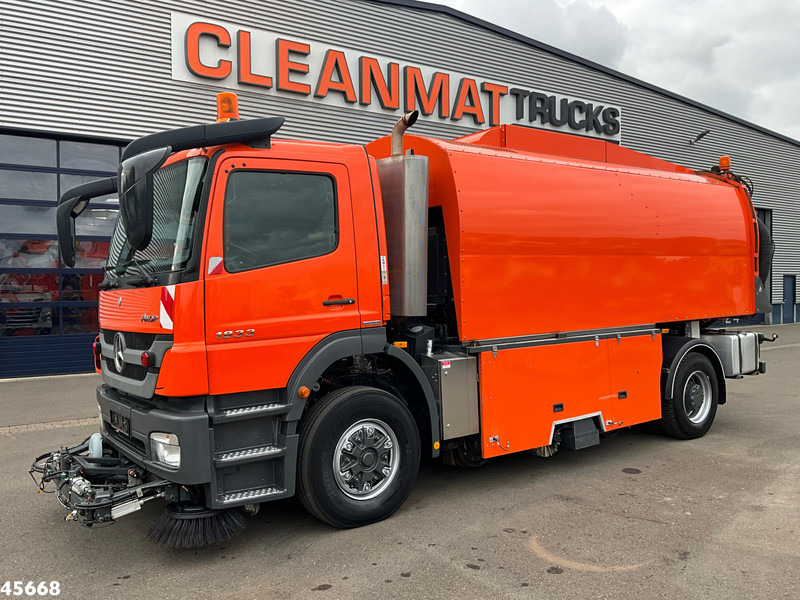 Mercedes-Benz Axor 1833 4x4 Schörling SORF Schienenreinigungs/Railway sweeper Just 38.680 Km! - Подметально-уборочная машина: фото 4 Mercedes-Benz Axor 1833 4x4 Schörling SORF Schienenreinigungs/Railway sweeper Just 38.680 Km! - Подметально-уборочная машина: фото 4
