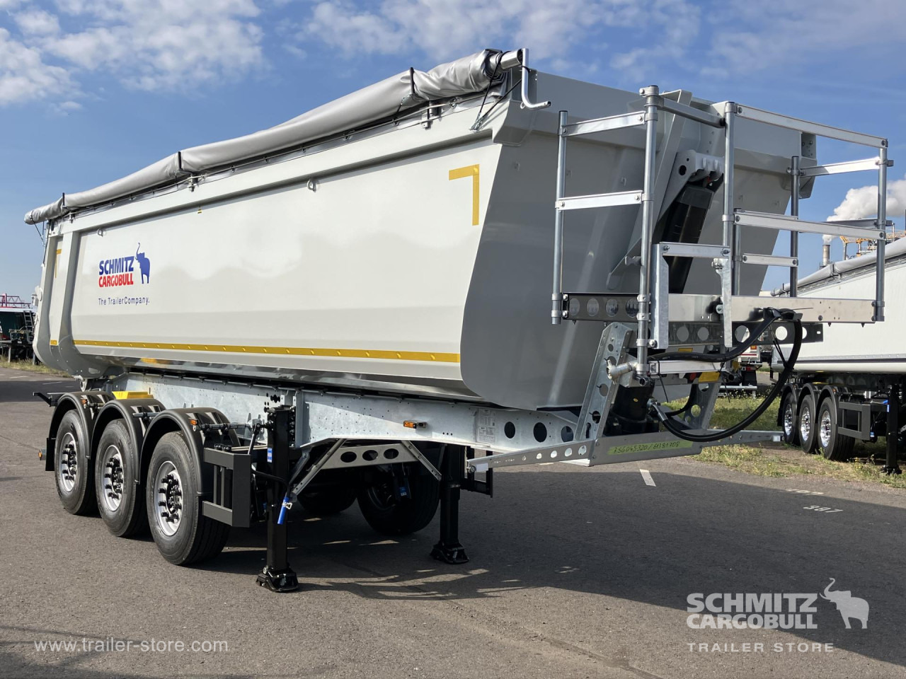 SCHMITZ Auflieger Kipper Stahlrundmulde 29m³ - Самосвальный полуприцеп: фото 1 SCHMITZ Auflieger Kipper Stahlrundmulde 29m³ - Самосвальный полуприцеп: фото 1
