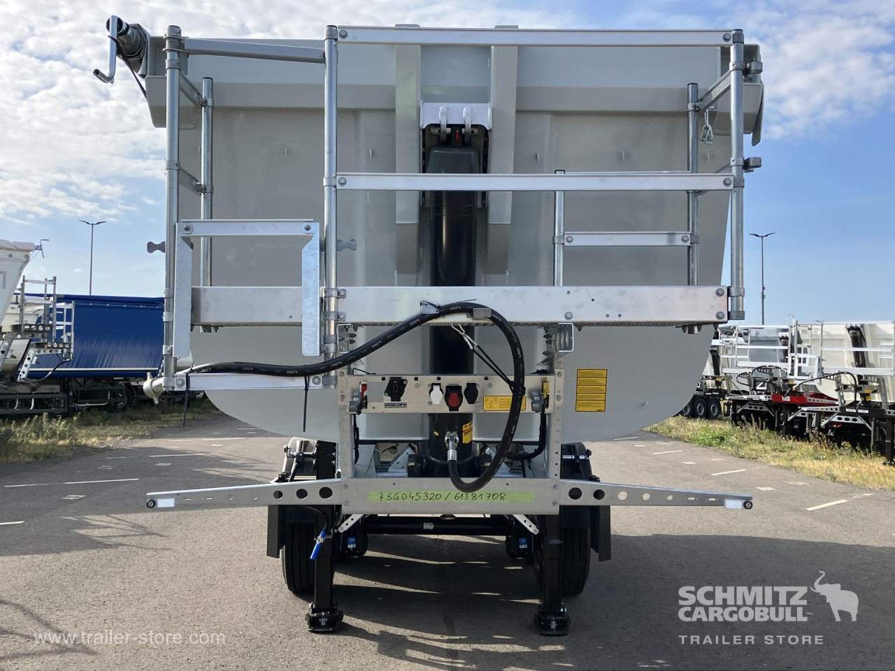 SCHMITZ Auflieger Kipper Stahlrundmulde 29m³ - Самосвальный полуприцеп: фото 4 SCHMITZ Auflieger Kipper Stahlrundmulde 29m³ - Самосвальный полуприцеп: фото 4