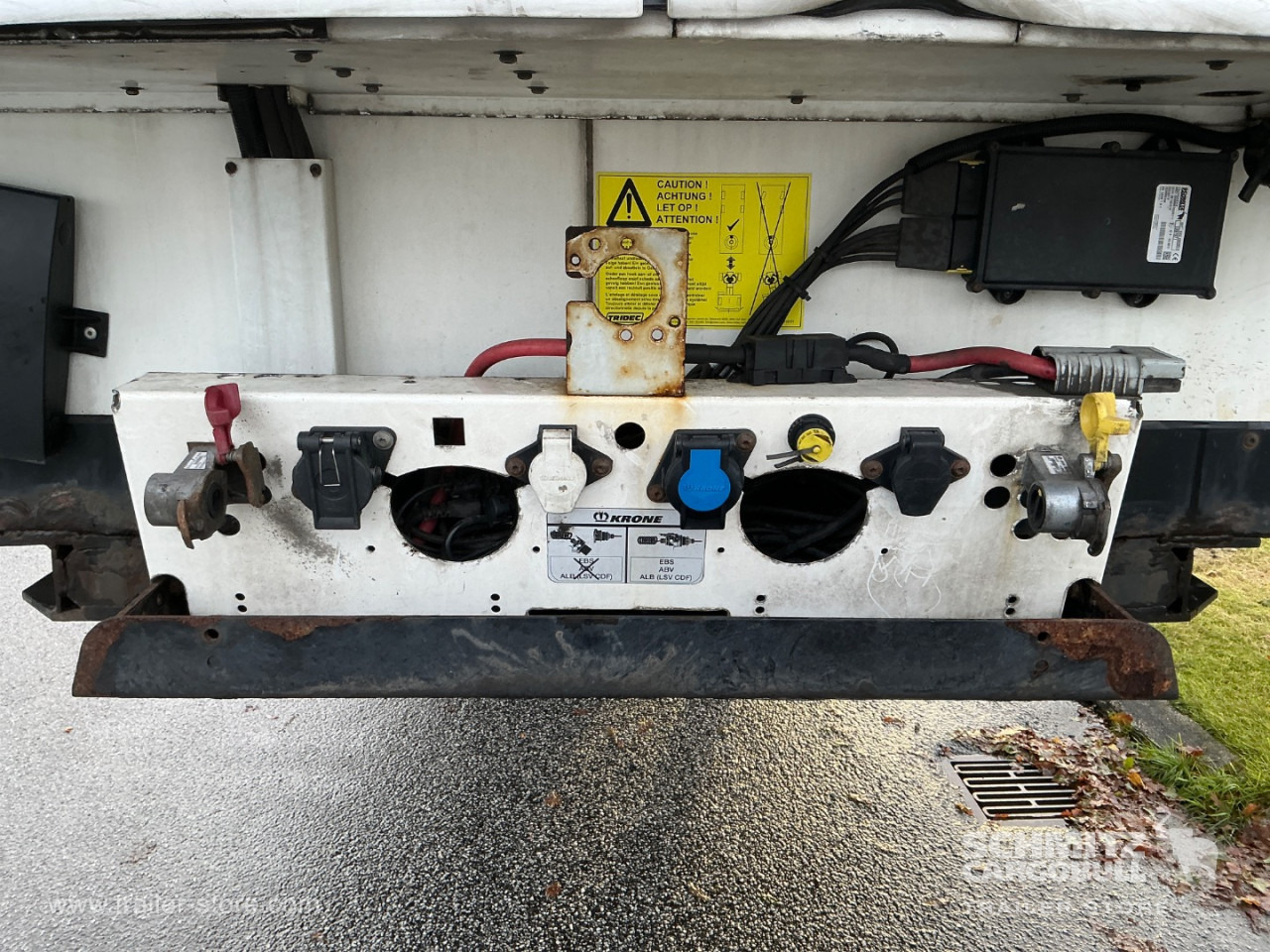 KRONE Reefer Standard Taillift - Изотермический полуприцеп: фото 4 KRONE Reefer Standard Taillift - Изотермический полуприцеп: фото 4