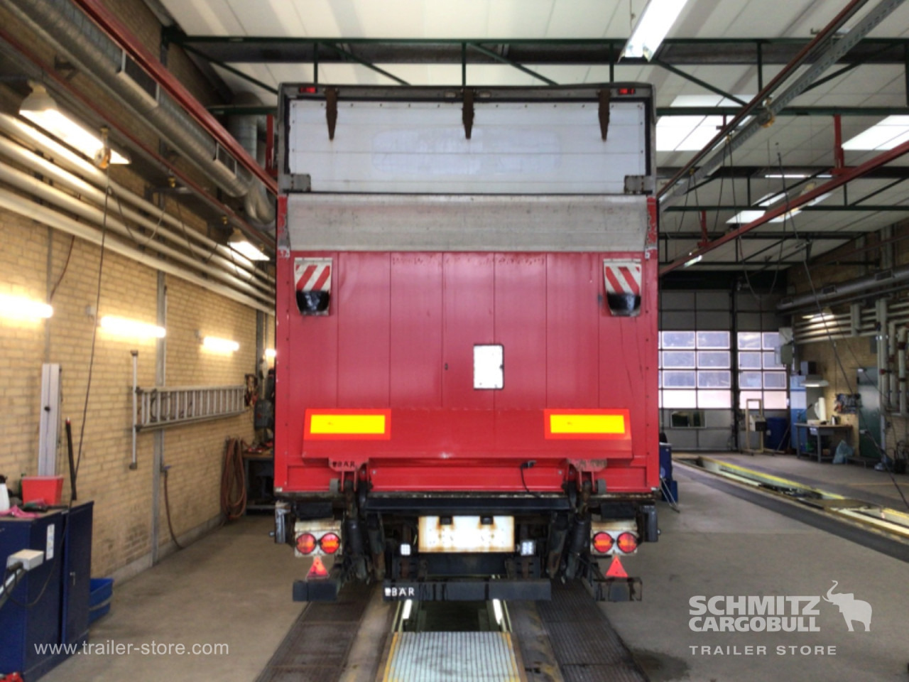 Изотермический полуприцеп KRONE Reefer Standard Taillift: фото 11 Изотермический полуприцеп KRONE Reefer Standard Taillift: фото 11