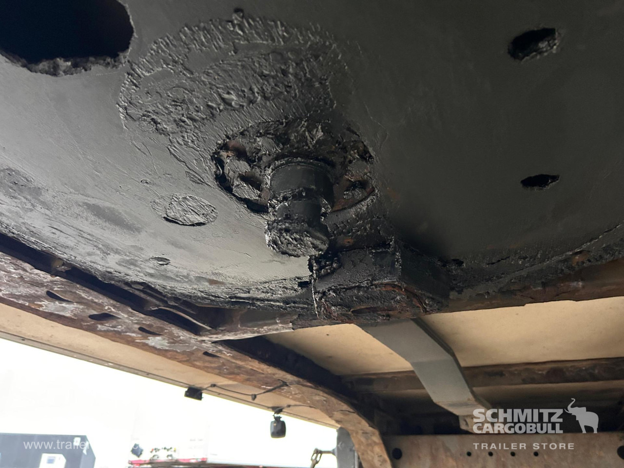 KRONE Reefer Standard Taillift - Изотермический полуприцеп: фото 4 KRONE Reefer Standard Taillift - Изотермический полуприцеп: фото 4