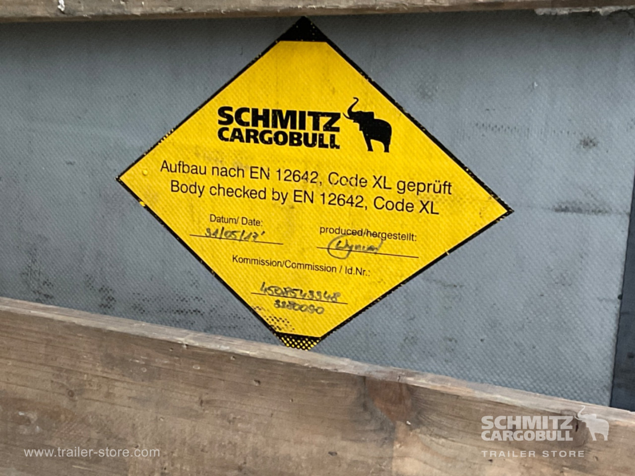 SCHMITZ Curtainsider Standard Forklift holder - Тентованный полуприцеп: фото 5 SCHMITZ Curtainsider Standard Forklift holder - Тентованный полуприцеп: фото 5