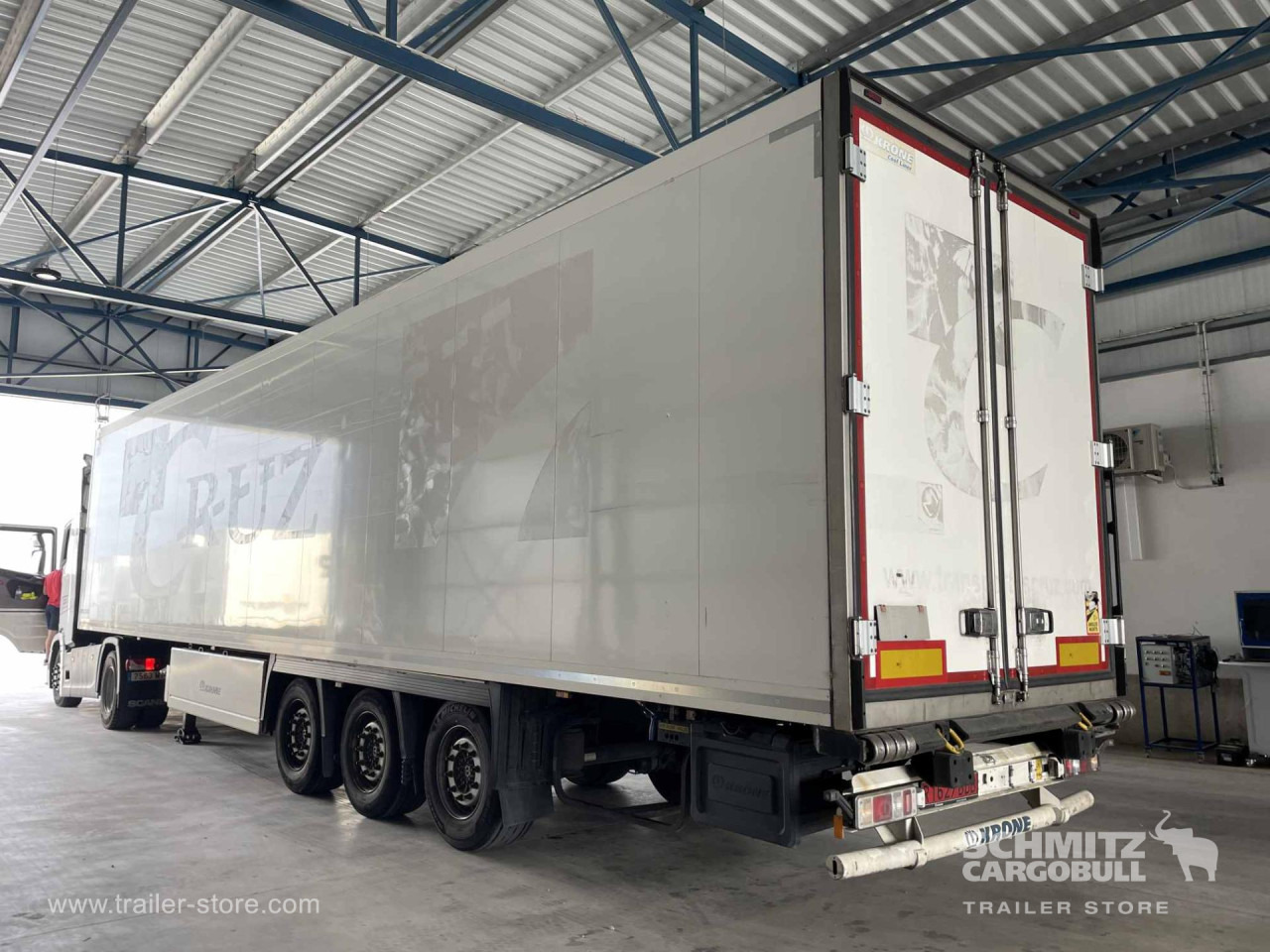 KRONE Remolque Frigo Standard - Прицеп-рефрижератор: фото 2 KRONE Remolque Frigo Standard - Прицеп-рефрижератор: фото 2