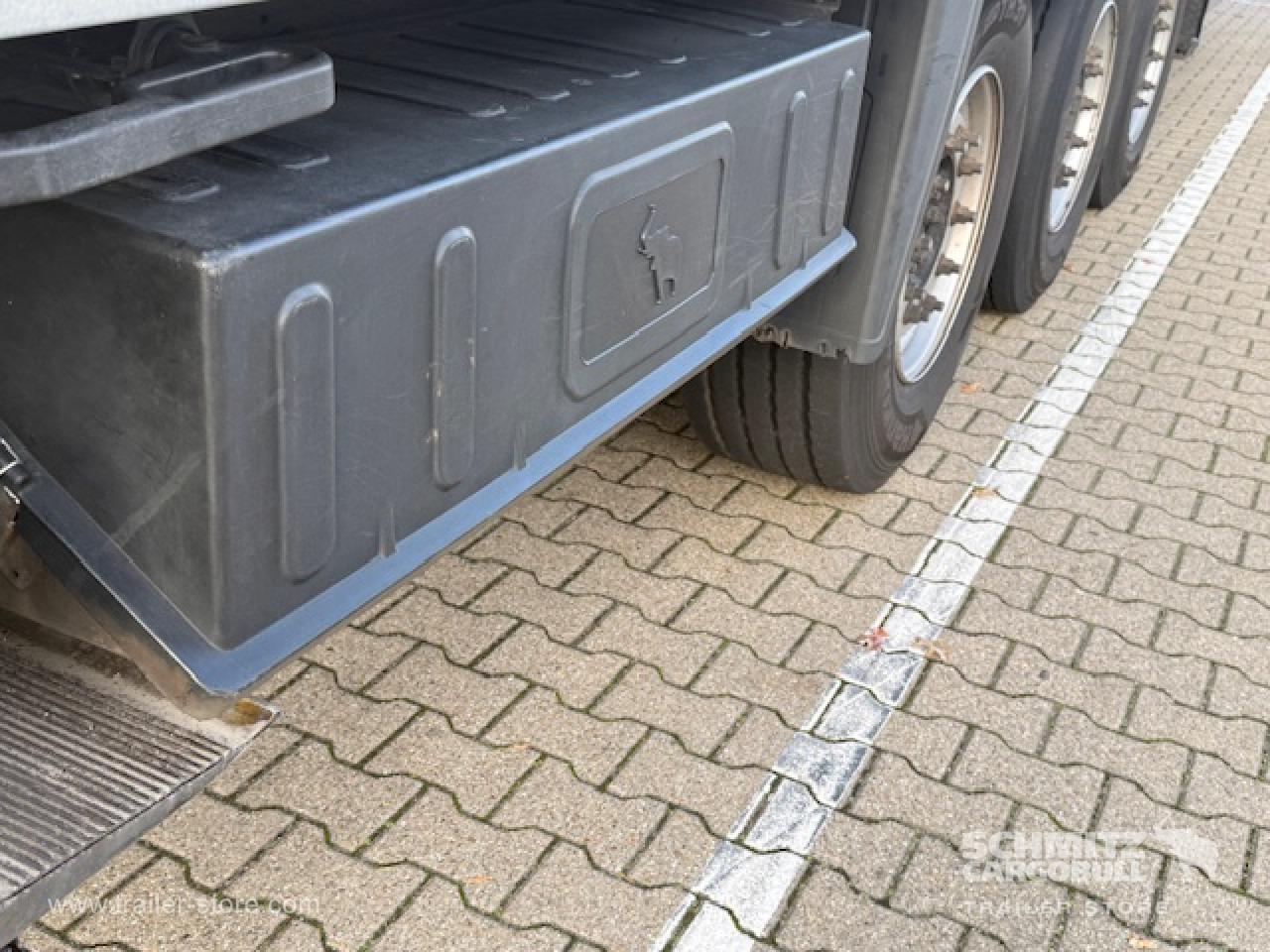 SCHMITZ Oplegger Kasten Standard Taillift - Полуприцеп-фургон: фото 2 SCHMITZ Oplegger Kasten Standard Taillift - Полуприцеп-фургон: фото 2