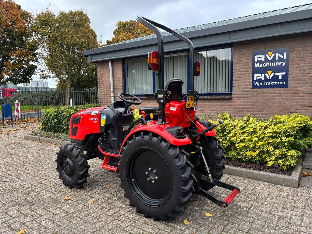 Kioti CK 3310 HST - Минитрактор: фото 3 Kioti CK 3310 HST - Минитрактор: фото 3