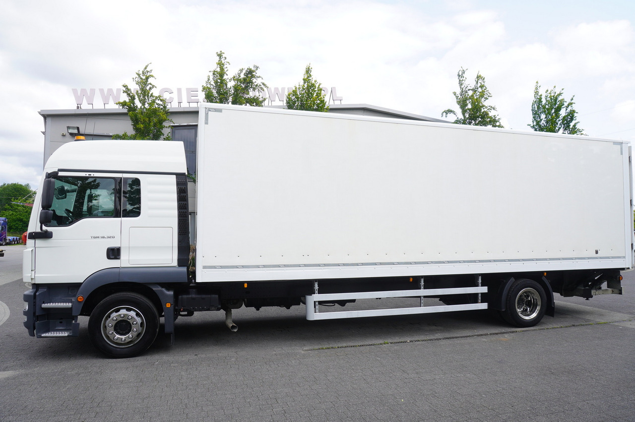 MAN TGM 18.320 / 21 EPAL box / 180 tho. km / Dhollandia 2500 kg / sleeping cab - Грузовик с закрытым кузовом: фото 5 MAN TGM 18.320 / 21 EPAL box / 180 tho. km / Dhollandia 2500 kg / sleeping cab - Грузовик с закрытым кузовом: фото 5