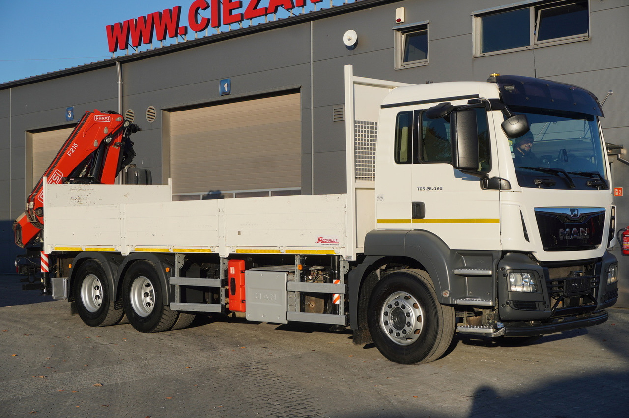 MAN TGS 26.420 E6 6x4 / Fassi F215A crane / 360 MTH! / 5.6 t capacity / 12.7 m reach / 120 tho. km! - Автоманипулятор: фото 2 MAN TGS 26.420 E6 6x4 / Fassi F215A crane / 360 MTH! / 5.6 t capacity / 12.7 m reach / 120 tho. km! - Автоманипулятор: фото 2