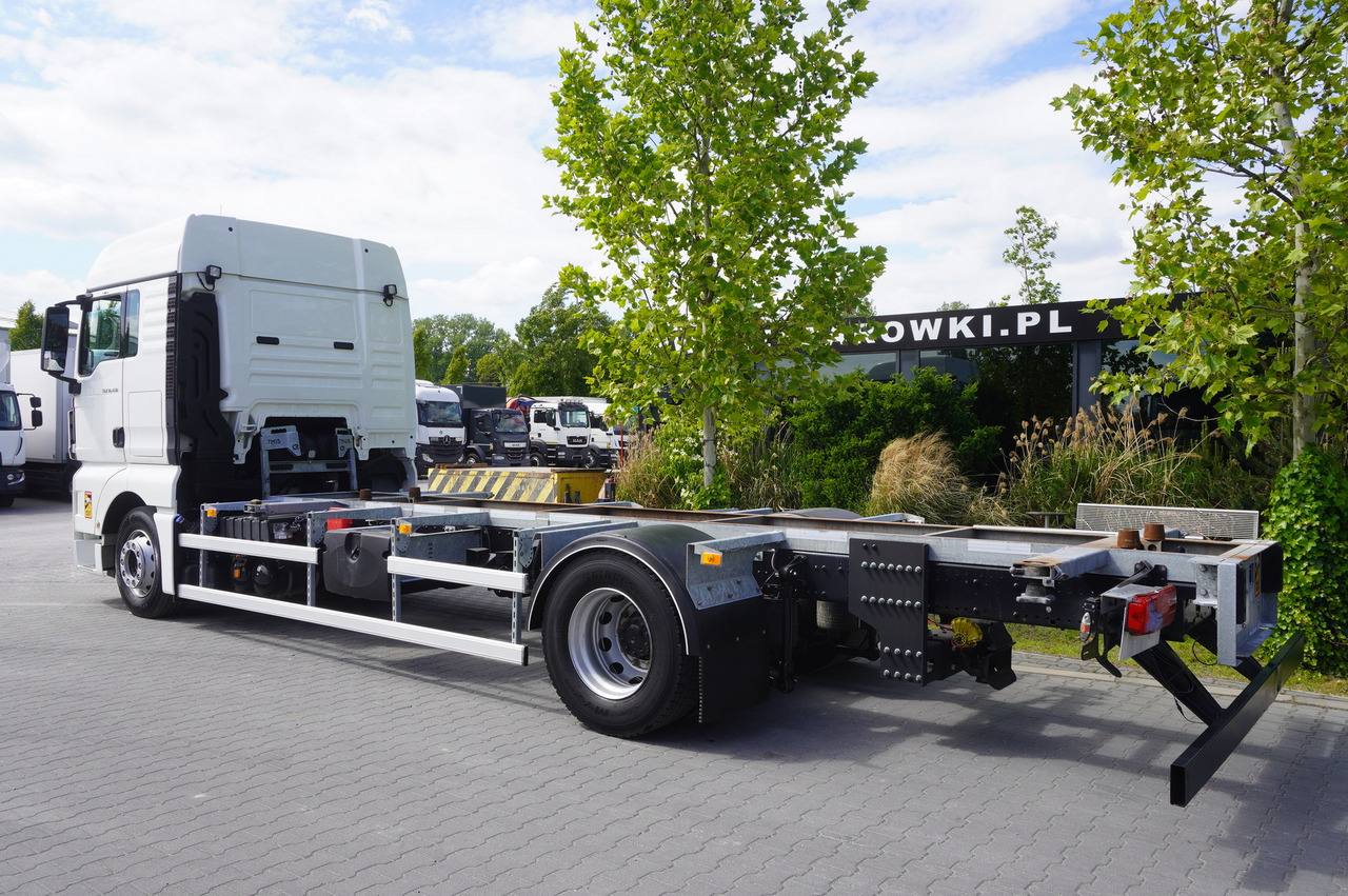 MAN TGX 18.430 / BDF 7.5 m / sleeping cab / 2021 - Грузовик-контейнеровоз/ Сменный кузов: фото 3 MAN TGX 18.430 / BDF 7.5 m / sleeping cab / 2021 - Грузовик-контейнеровоз/ Сменный кузов: фото 3