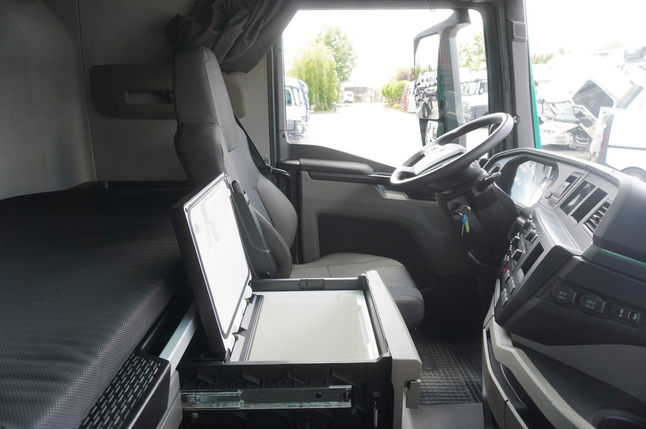 Тентованный грузовик MAN TGX 18.470 / 2022 / Curtainsider 19 EPAL / Retarder / 15 units: фото 27 Тентованный грузовик MAN TGX 18.470 / 2022 / Curtainsider 19 EPAL / Retarder / 15 units: фото 27