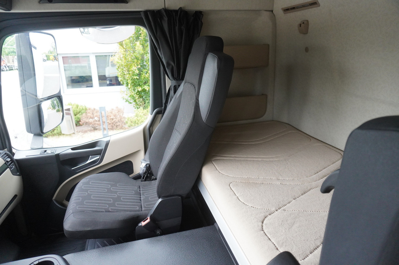 Рефрижератор MERCEDES-BENZ Actros 1824 / Refrigerator 22 EPAL / Carrier Supra 950 / Sleeping cabin: фото 24 Рефрижератор MERCEDES-BENZ Actros 1824 / Refrigerator 22 EPAL / Carrier Supra 950 / Sleeping cabin: фото 24