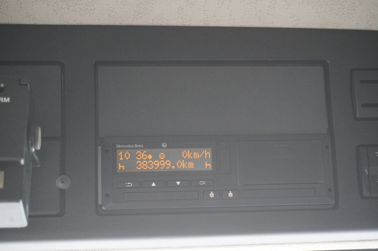 Рефрижератор MERCEDES-BENZ Actros 1824 / Refrigerator 22 EPAL / Carrier Supra 950 / Sleeping cabin: фото 23 Рефрижератор MERCEDES-BENZ Actros 1824 / Refrigerator 22 EPAL / Carrier Supra 950 / Sleeping cabin: фото 23