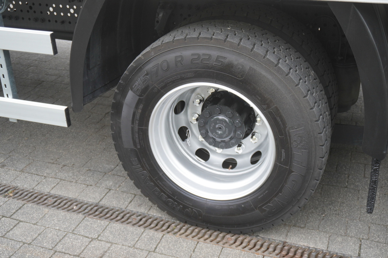 Рефрижератор MERCEDES-BENZ Actros 1824 / Refrigerator 22 EPAL / Carrier Supra 950 / Sleeping cabin: фото 13 Рефрижератор MERCEDES-BENZ Actros 1824 / Refrigerator 22 EPAL / Carrier Supra 950 / Sleeping cabin: фото 13