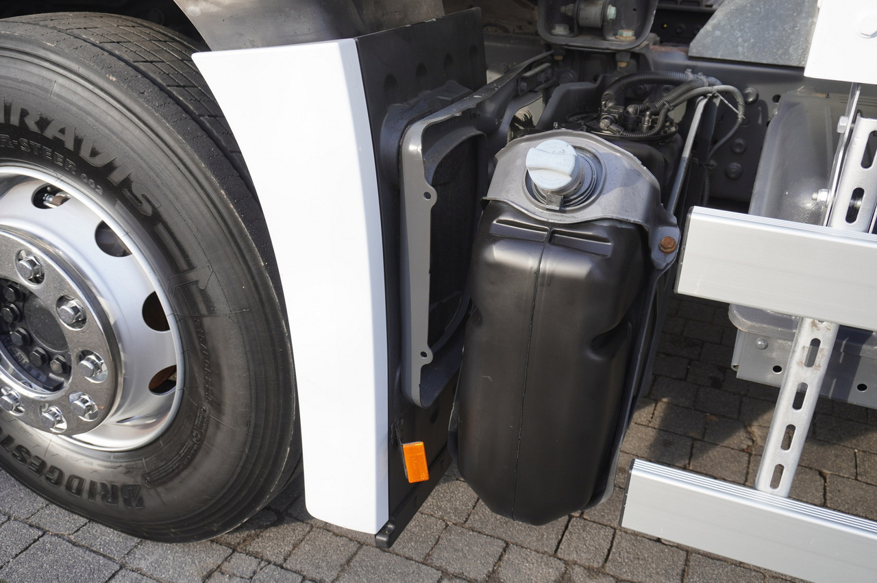 Тентованный грузовик MERCEDES-BENZ Actros 1835 E6 4×2 / Curtainsider 21 pallets / tail lift 1.5t: фото 19