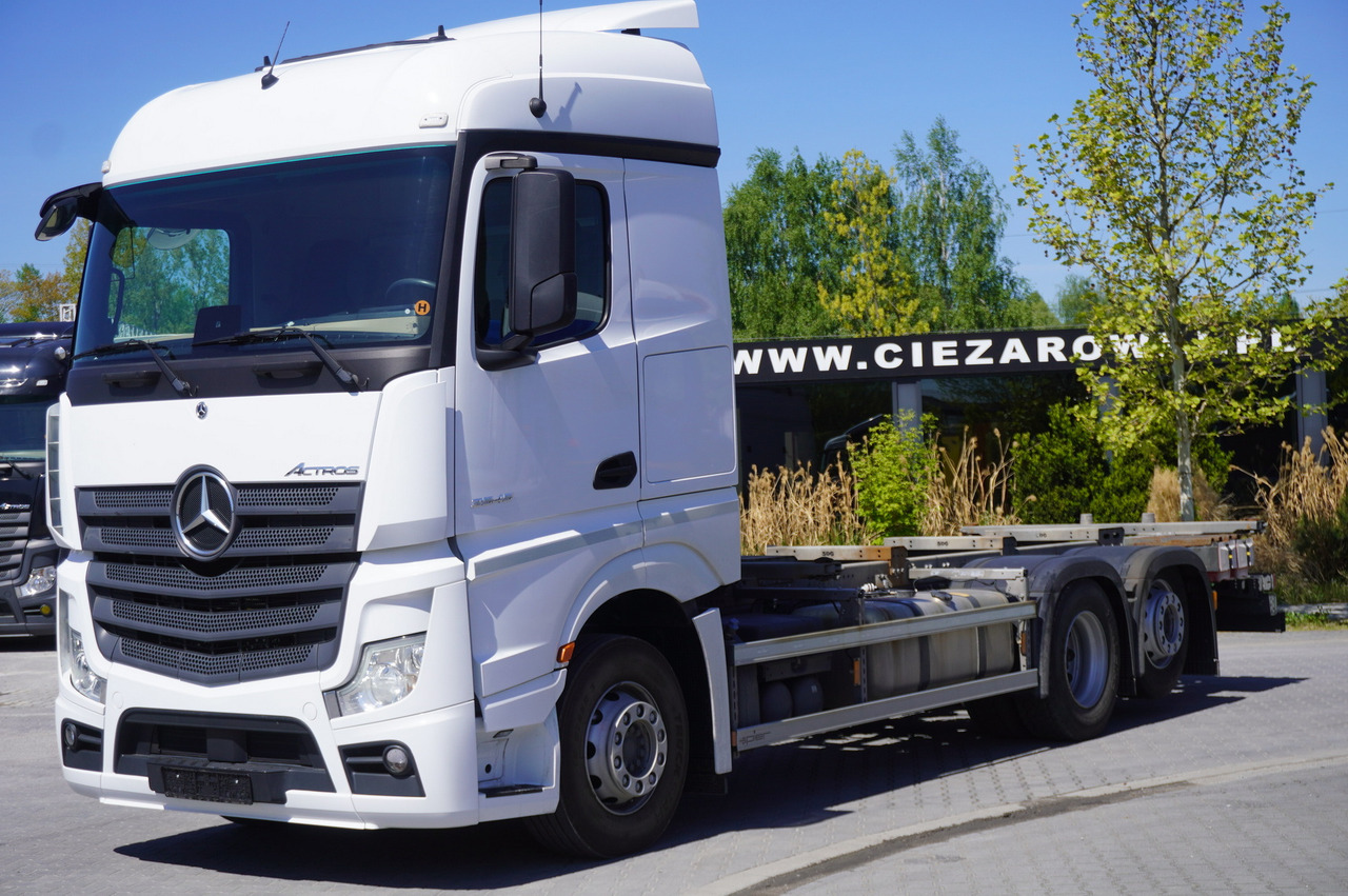 MERCEDES-BENZ Actros 2545 6×2 MP5 / FULL ADR / 12 units - Грузовик-контейнеровоз/ Сменный кузов: фото 1 MERCEDES-BENZ Actros 2545 6×2 MP5 / FULL ADR / 12 units - Грузовик-контейнеровоз/ Сменный кузов: фото 1