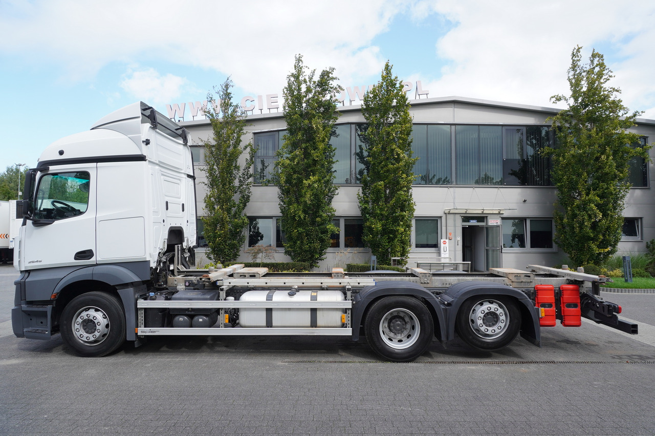 MERCEDES-BENZ Actros 2545 6×2 MP5 / Full ADR / 2 units - Грузовик-контейнеровоз/ Сменный кузов: фото 3 MERCEDES-BENZ Actros 2545 6×2 MP5 / Full ADR / 2 units - Грузовик-контейнеровоз/ Сменный кузов: фото 3