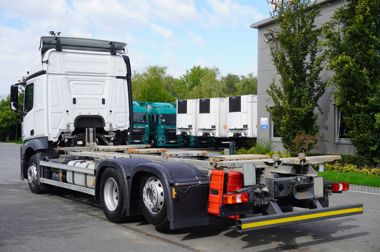 MERCEDES-BENZ Actros 2545 6×2 MP5 / Full ADR / 2 units - Грузовик-контейнеровоз/ Сменный кузов: фото 4 MERCEDES-BENZ Actros 2545 6×2 MP5 / Full ADR / 2 units - Грузовик-контейнеровоз/ Сменный кузов: фото 4