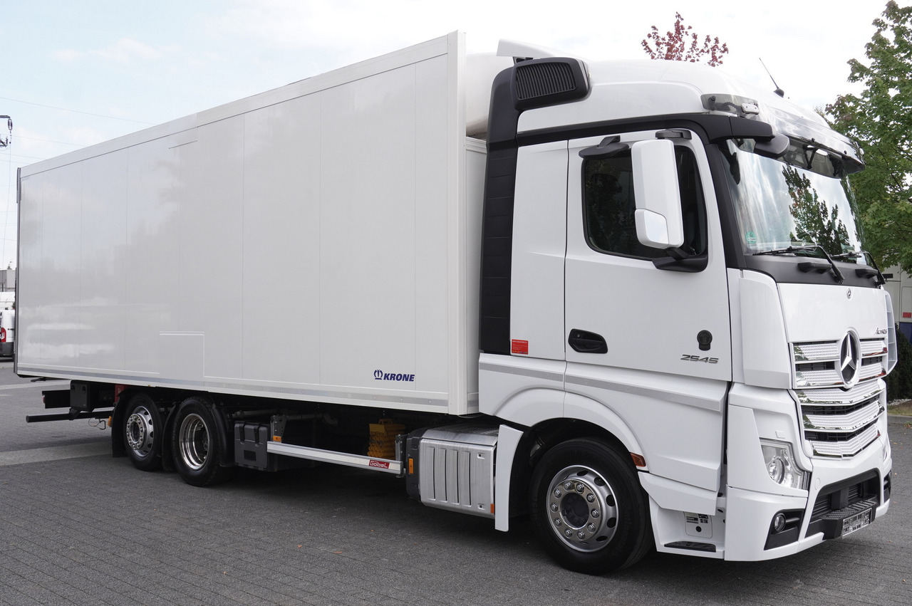 MERCEDES-BENZ Actros 2545 MP5 6×2 E6 / KRONE REFRIGERATOR 40 pallets Bitemperature Doppelstock / high 2.7m - Рефрижератор: фото 2 MERCEDES-BENZ Actros 2545 MP5 6×2 E6 / KRONE REFRIGERATOR 40 pallets Bitemperature Doppelstock / high 2.7m - Рефрижератор: фото 2