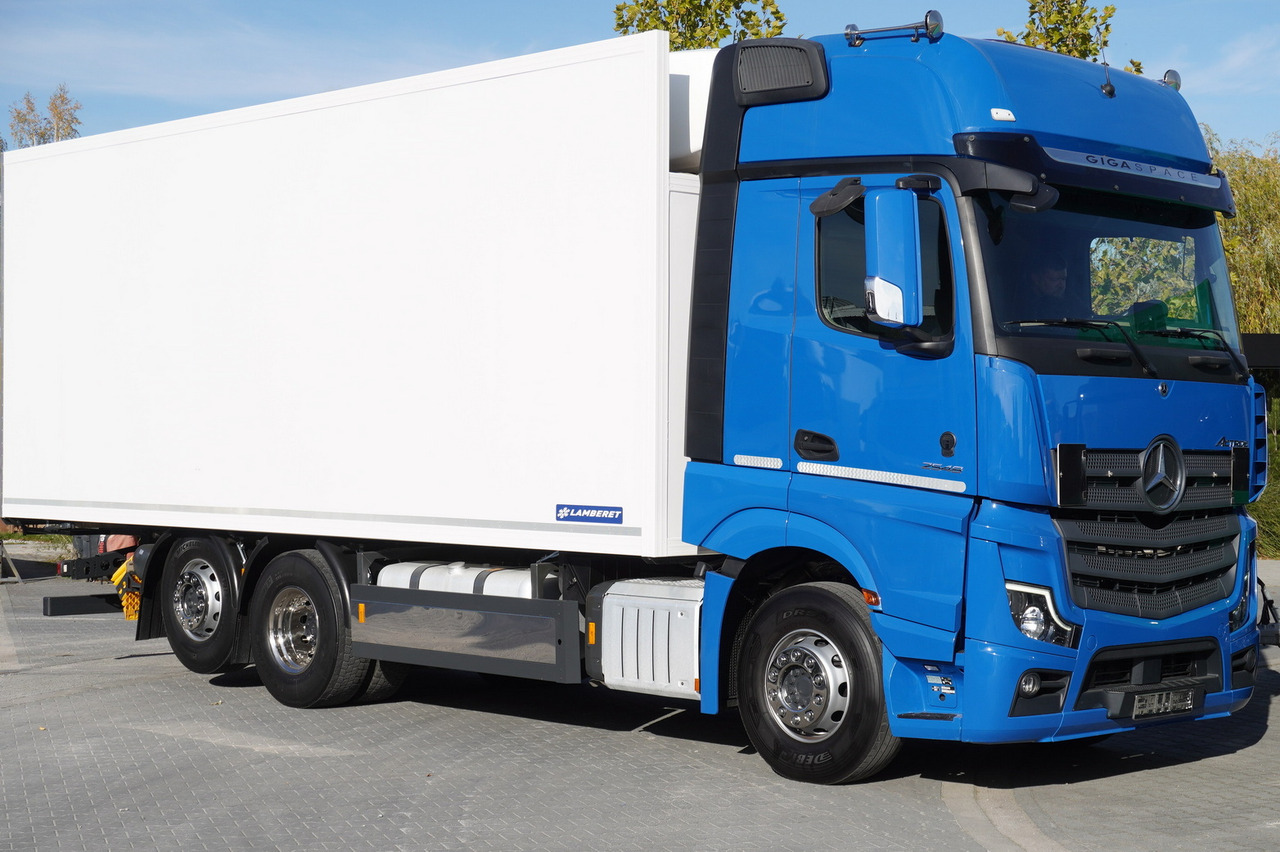 MERCEDES-BENZ Actros 2548 E6 / GIGA / Cab Lounge chair / Lamberet Refrigerator / Carrier Supra 950 - Рефрижератор: фото 2 MERCEDES-BENZ Actros 2548 E6 / GIGA / Cab Lounge chair / Lamberet Refrigerator / Carrier Supra 950 - Рефрижератор: фото 2
